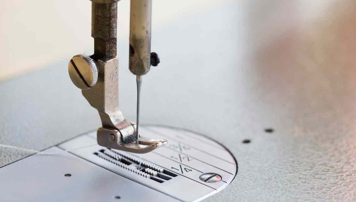 How To Change The Needle On The Singer Sewing Machine