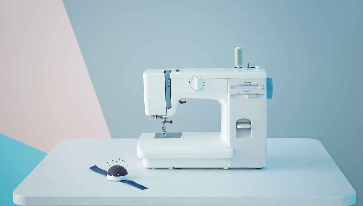 Best Small Sewing Machine for Beginners